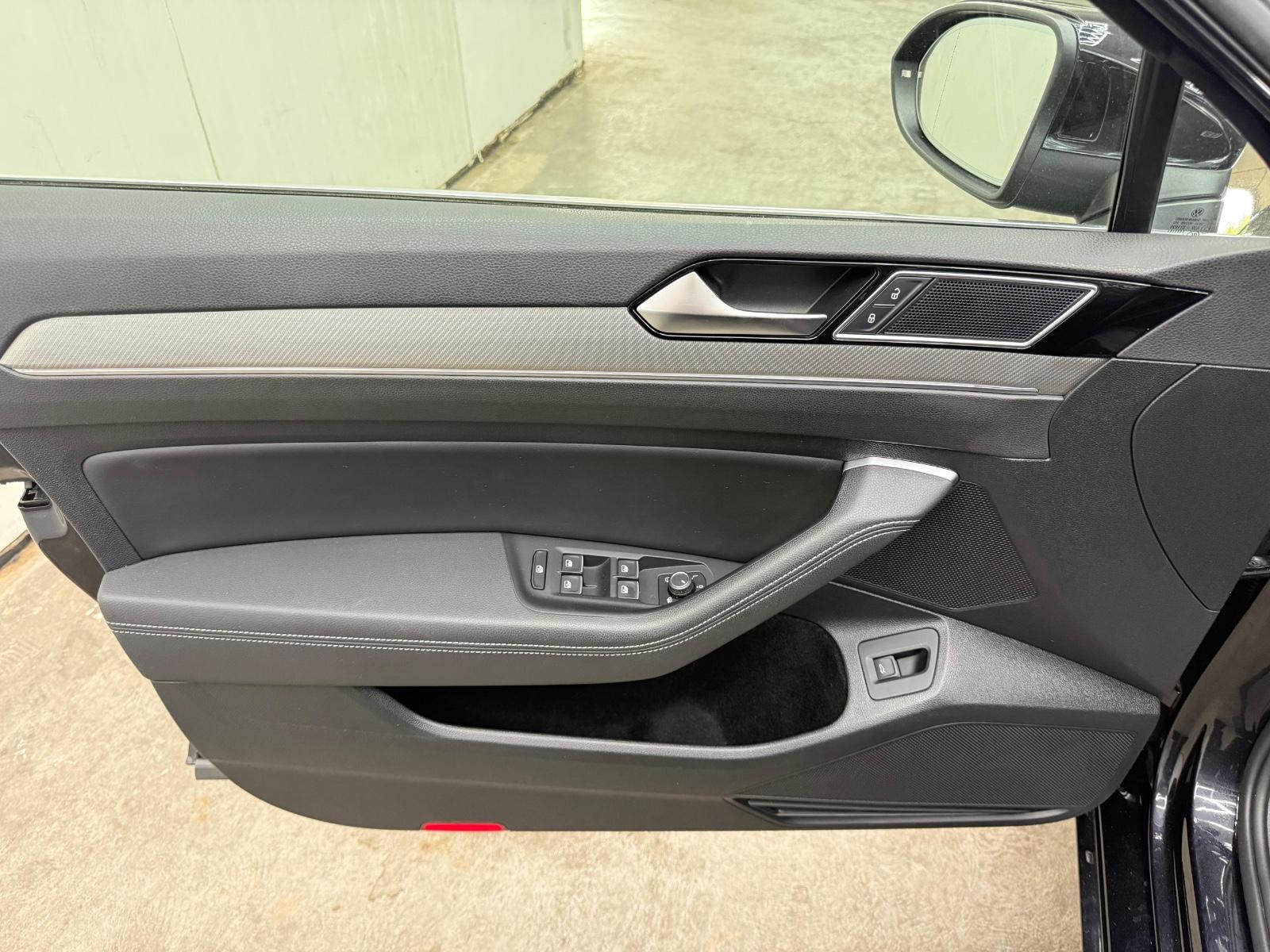 Volkswagen Passat Variant Highline "R-LINE INTERIEUR"