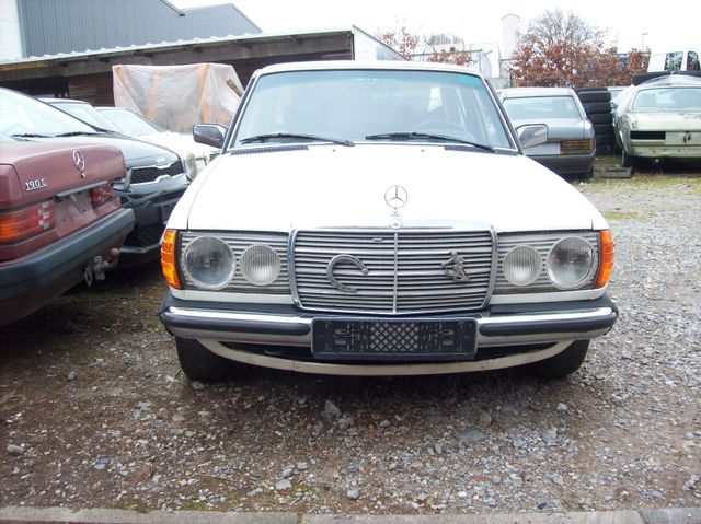 Mercedes-Benz 240