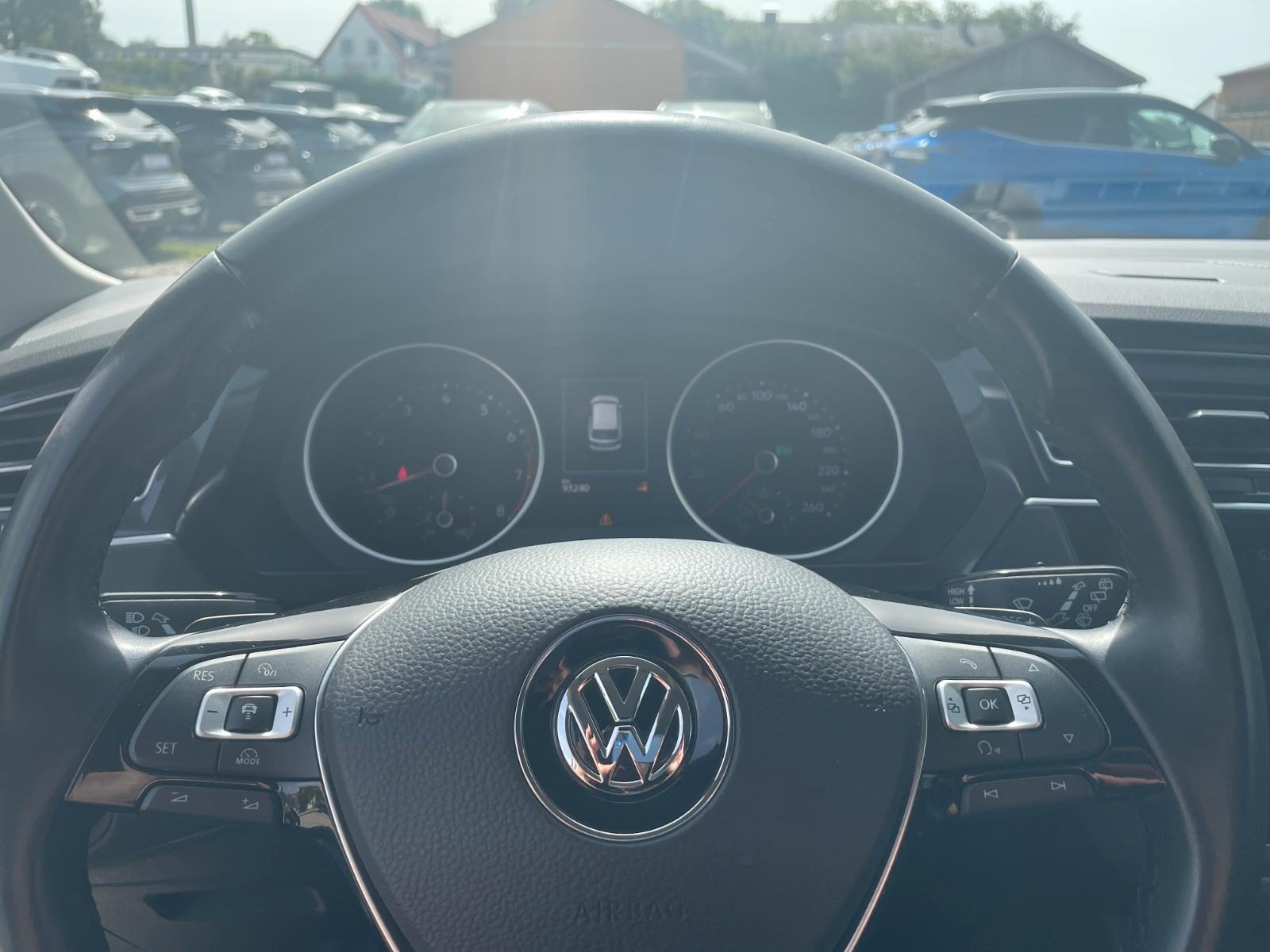 Volkswagen Tiguan SOUND 150 PS ( * AHK * SITZHEIZUNG * )
