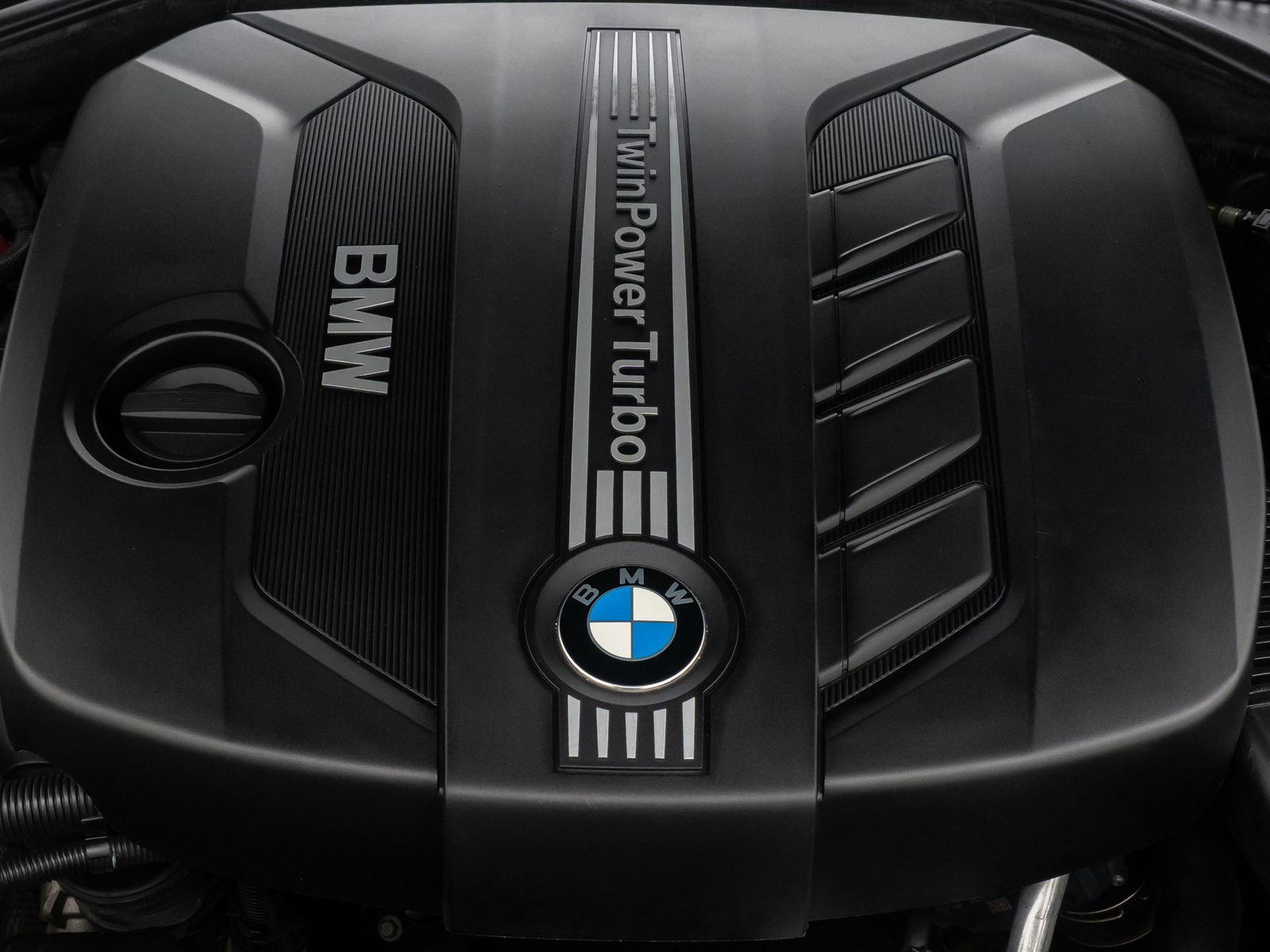 Fahrzeugabbildung BMW 525d xD M Sport Kamera HUD Alarm HiFi Komfort