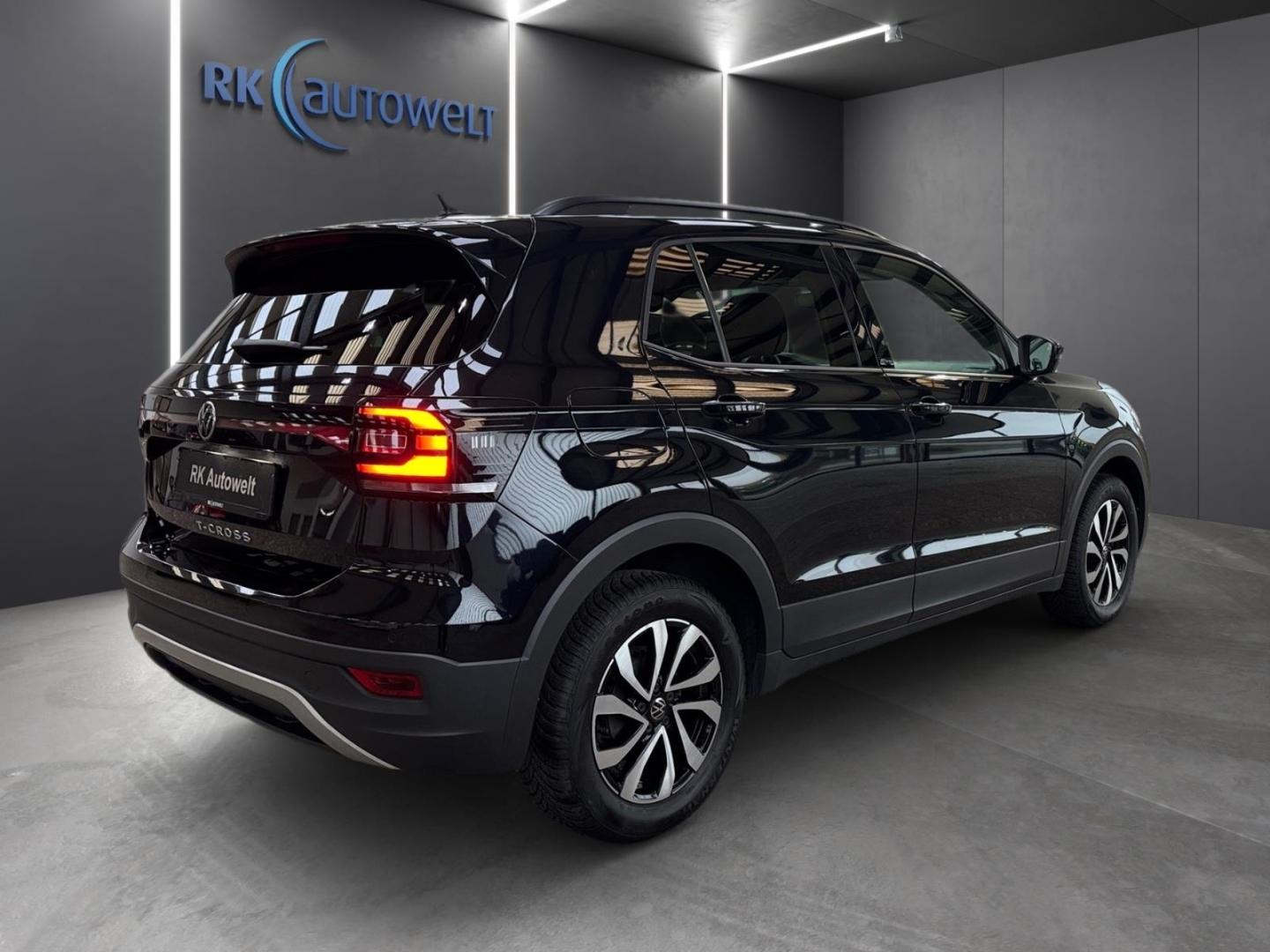 Volkswagen T-Cross Active 1.0 TSI Navi Sitzh. 2x PDC
