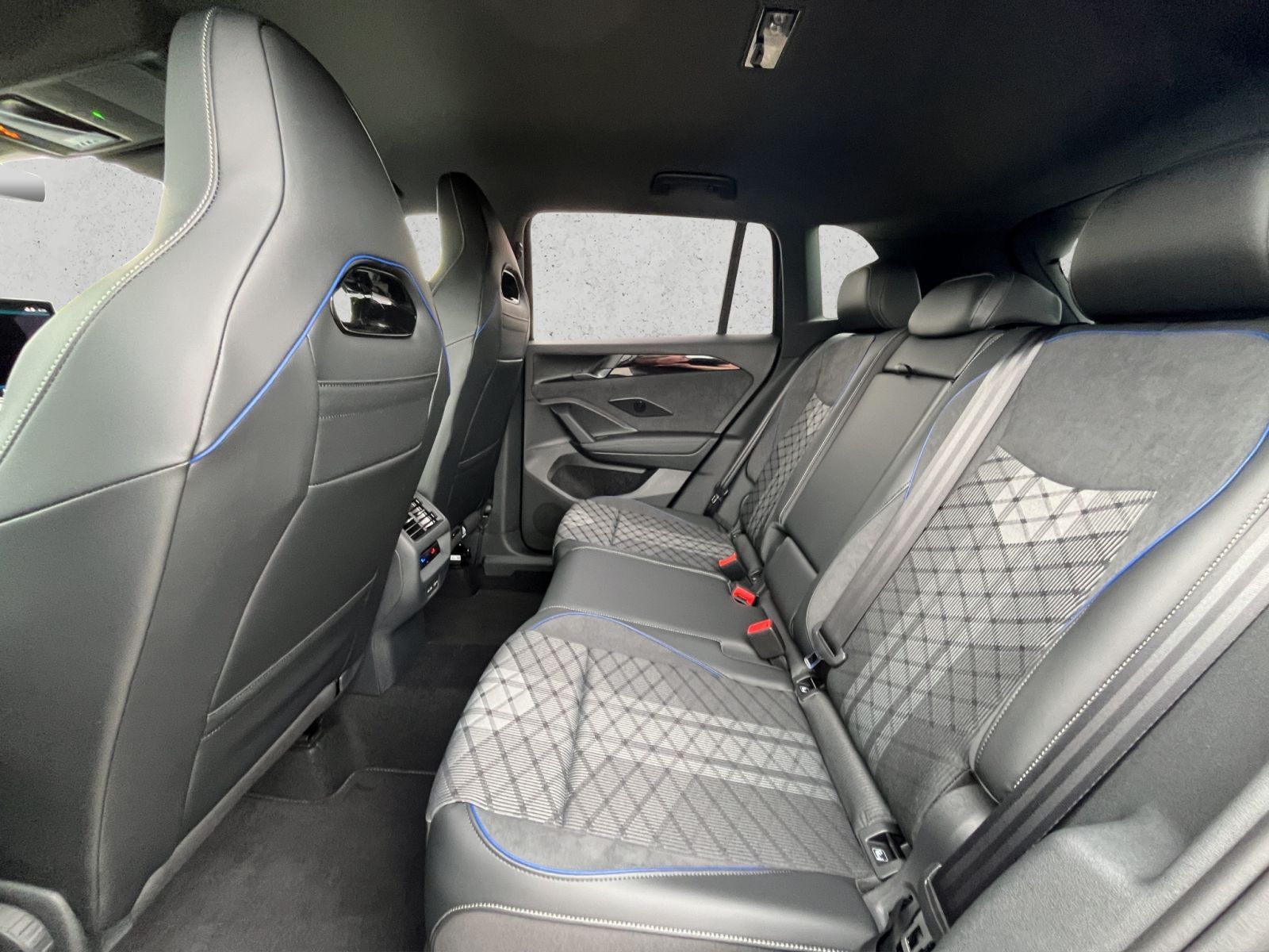 Volkswagen Tiguan - Bild 12