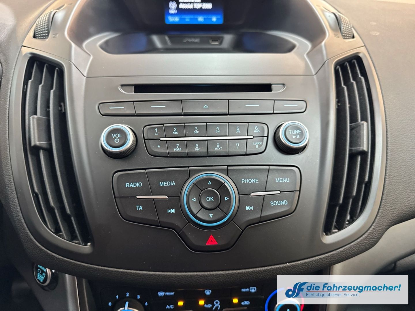 Fahrzeugabbildung Ford Kuga Trend 1.5 EcoBoost EU6d-T DAB SHZ LenkradHZ
