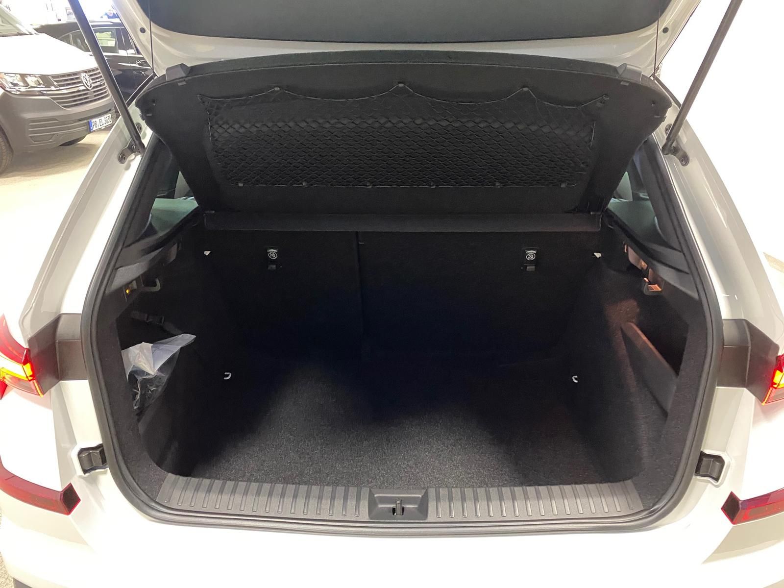 Fahrzeugabbildung SKODA Kamiq 1.5 TSI ACT DSG Monte Carlo+AHK+MATRIX++++