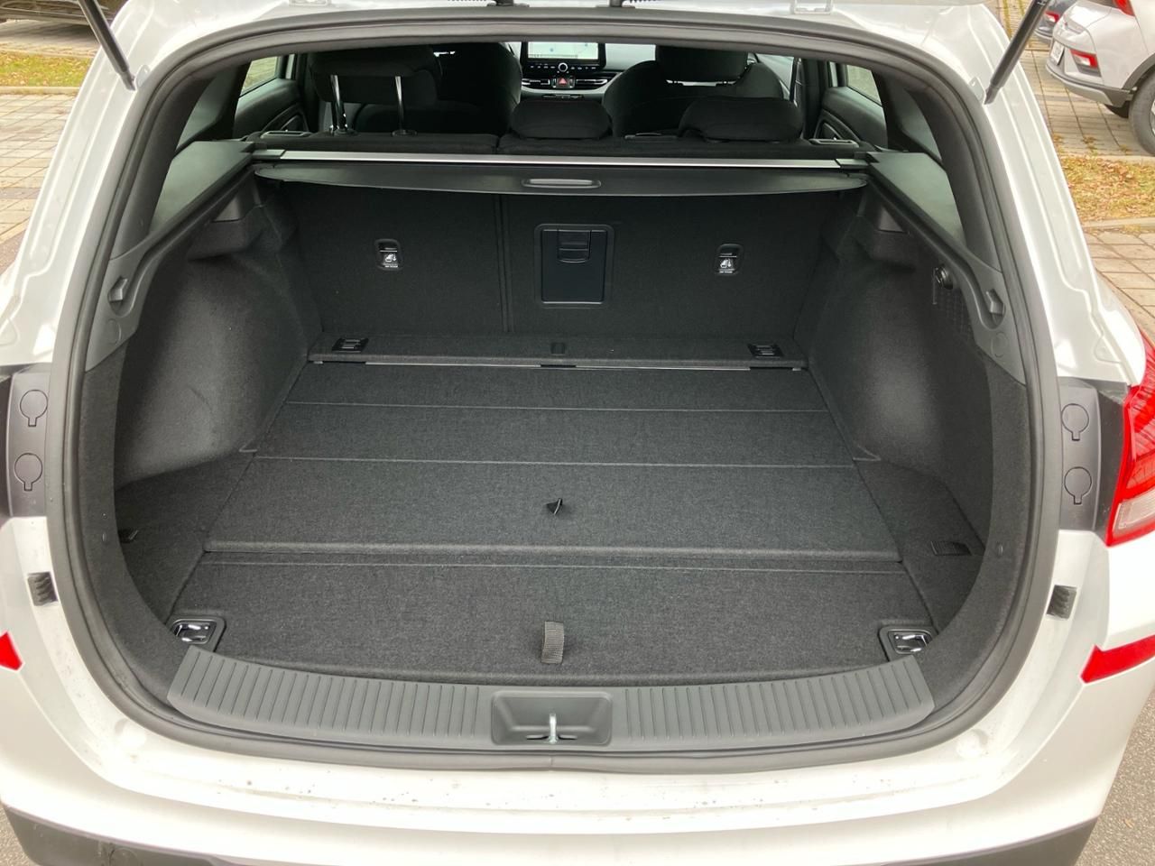 Fahrzeugabbildung Hyundai i30 N-LINE *CARPLAY*NAVI*KLIMAA*SHZ*LHZ*USB*BT*