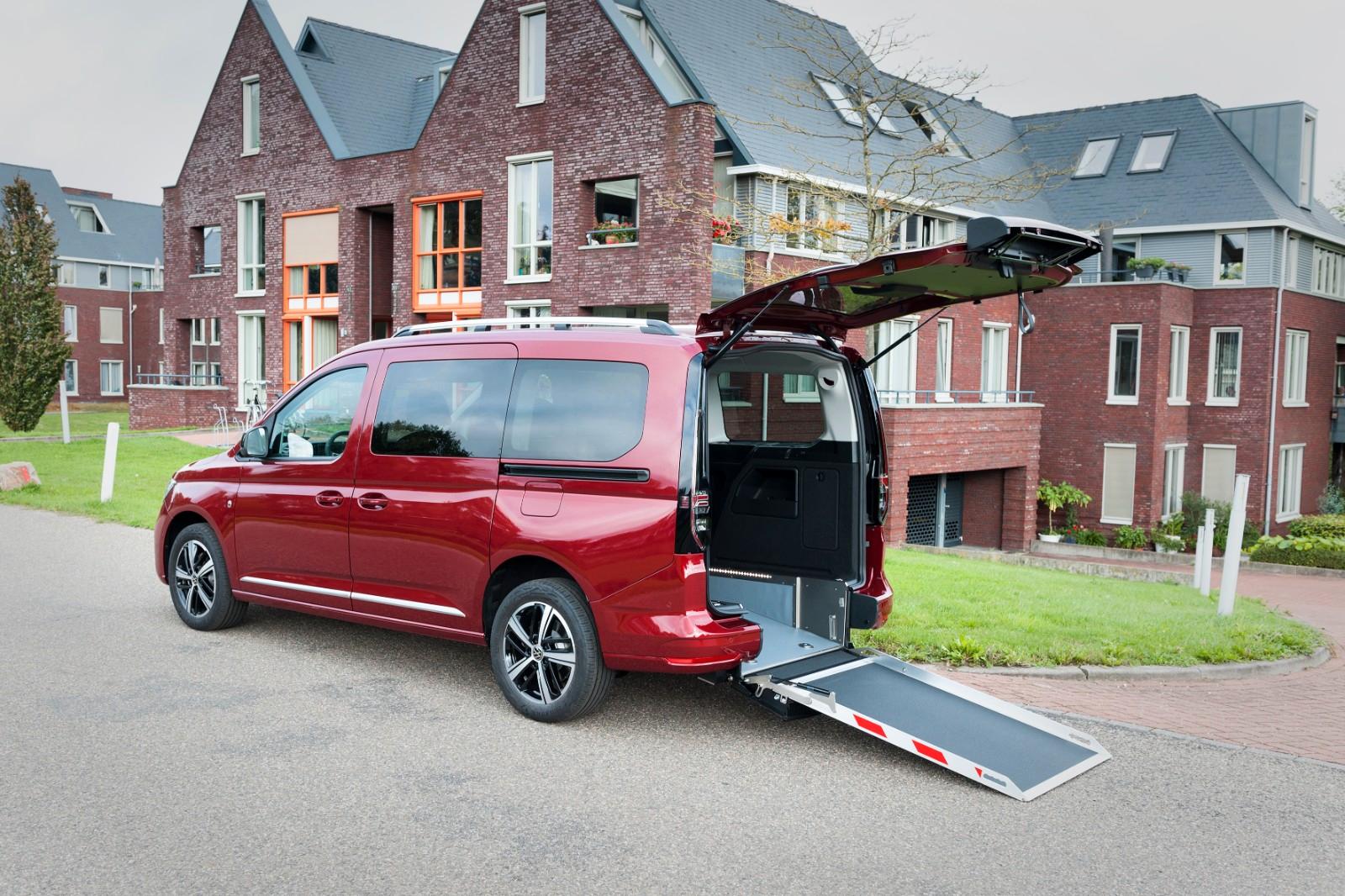 Volkswagen Caddy Maxi mit Rollstuhlrampe