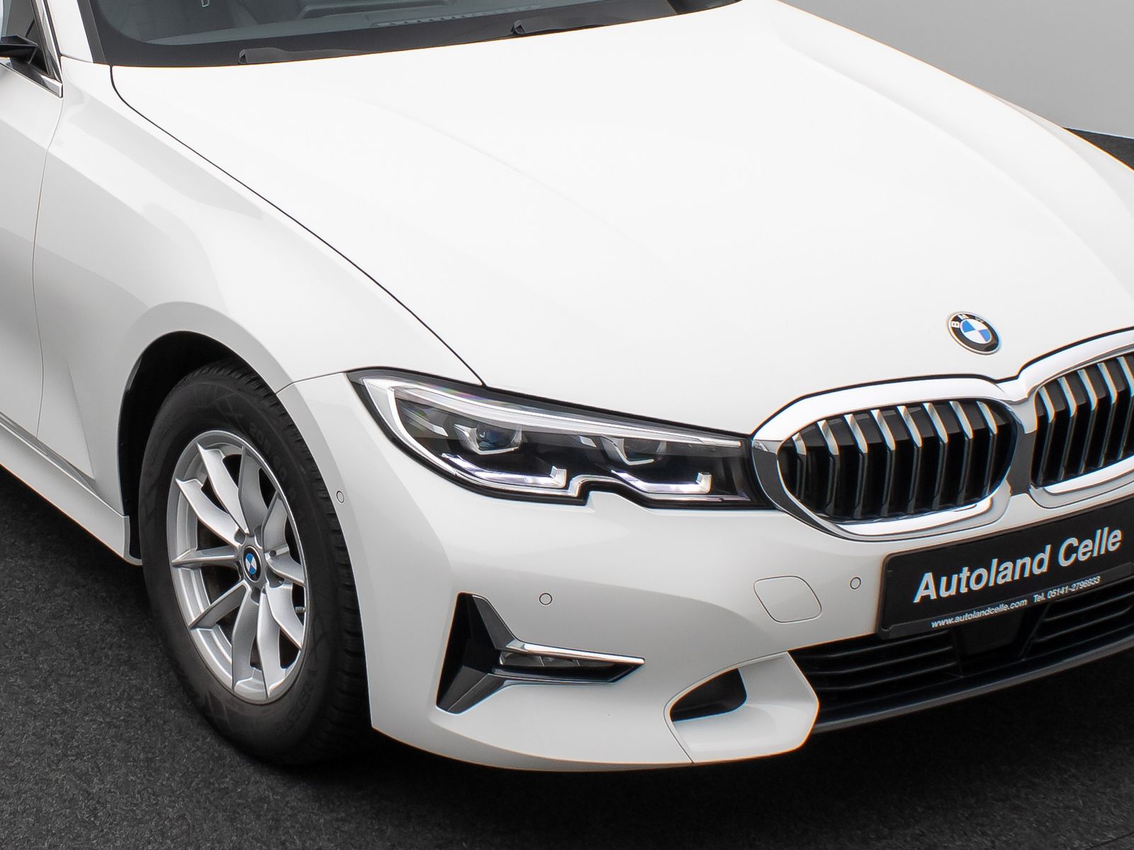 Fahrzeugabbildung BMW 320d  Luxury Line Panorama Kamera DAB AHK Alarm