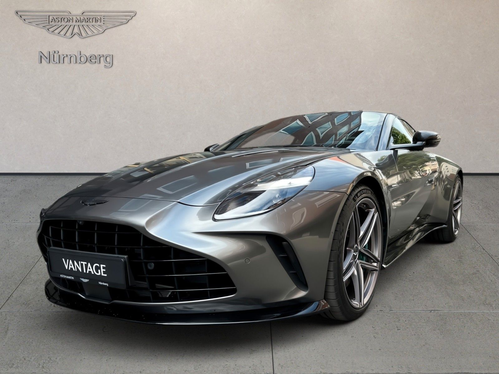 ASTON MARTIN V8 Vantage