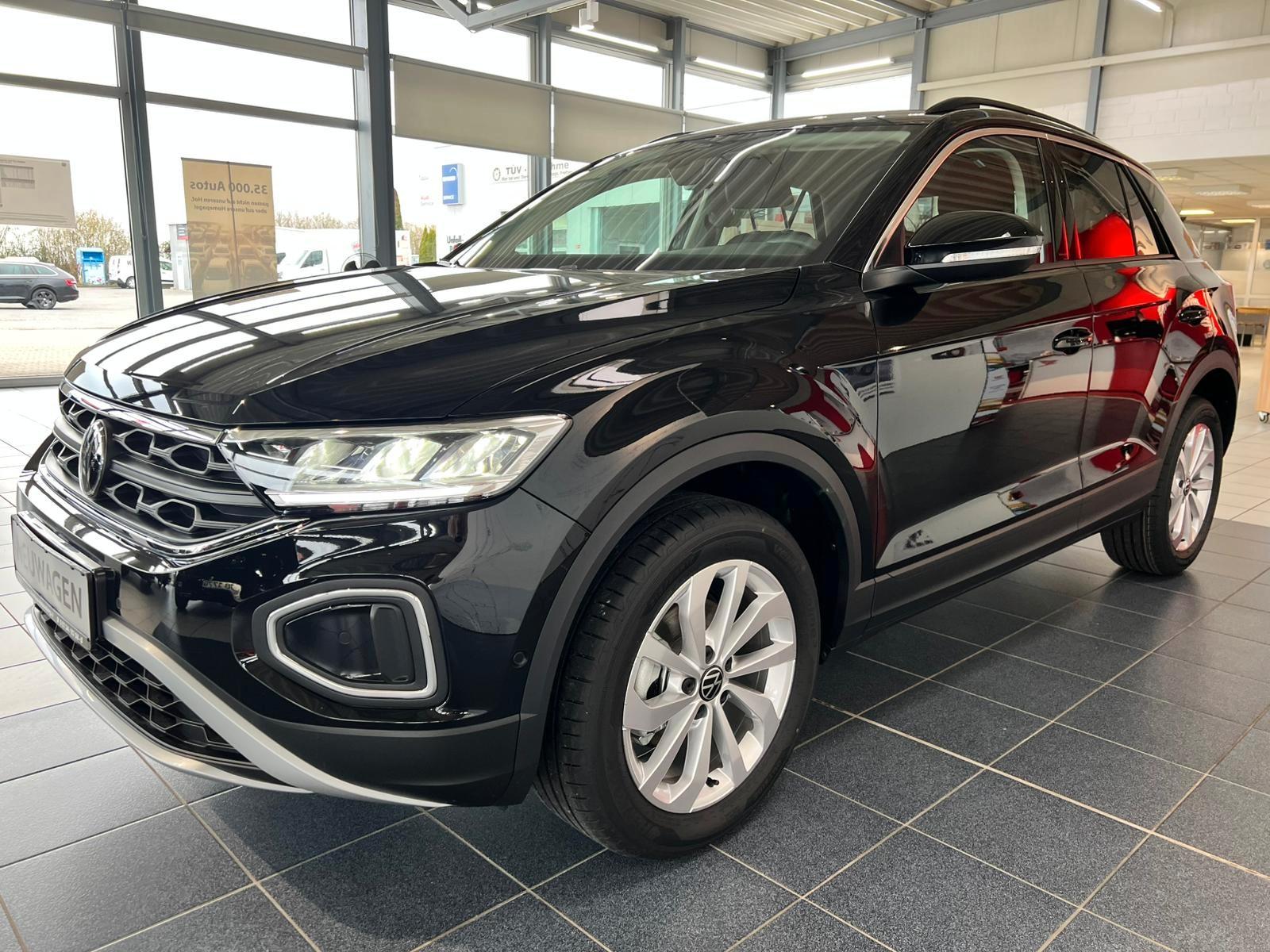 Volkswagen T-Roc 1.5 TSI DSG Life LED ACC RFK APP 2-Z AHK