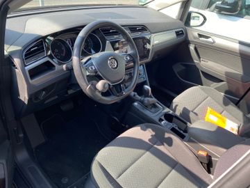 Bild 3 VW TOURAN COMFORTLINE AUTOAMTIK AHK NAVI RFK