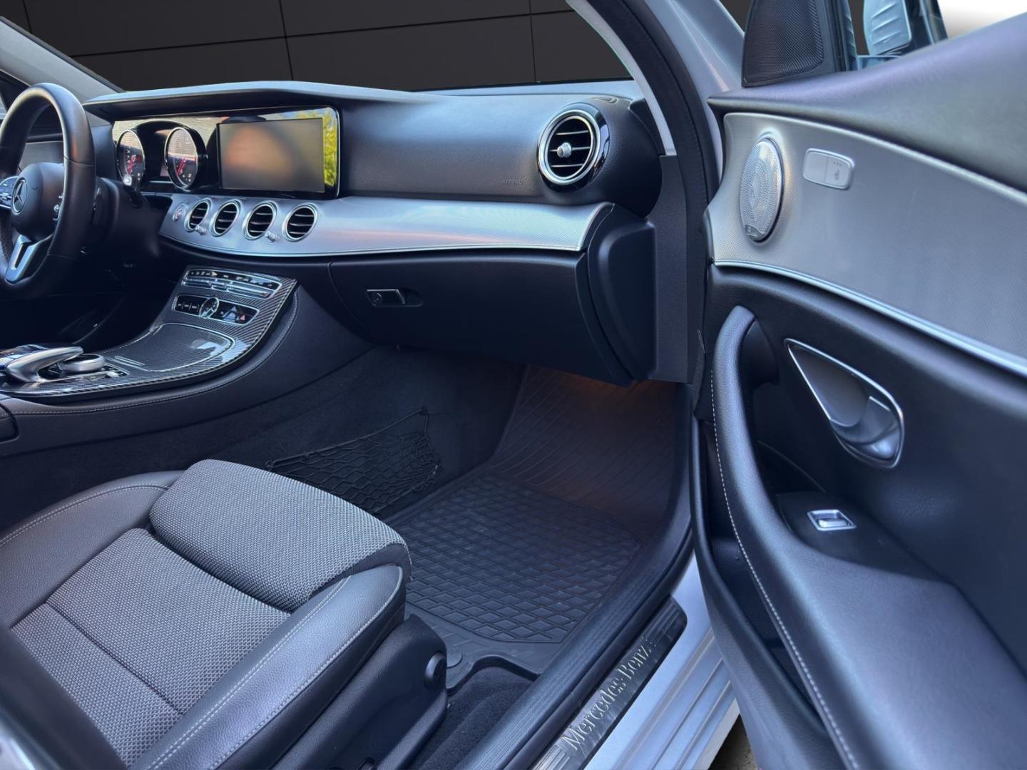 Mercedes-Benz E 220 d T Avantgarde MBUX COMAND Kamera LED Appl