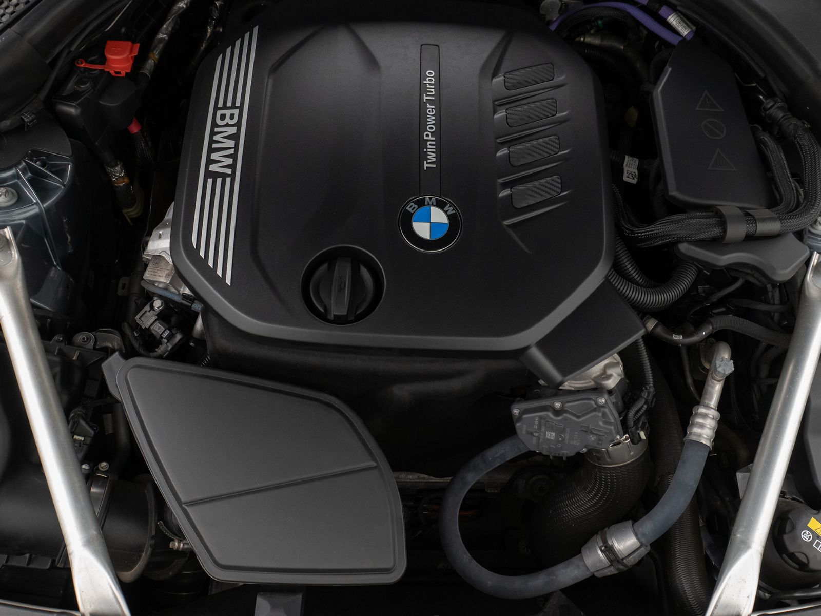 Fahrzeugabbildung BMW 520d Kamera HiFi HUD DAB WLAN Komfort Alarm AHK