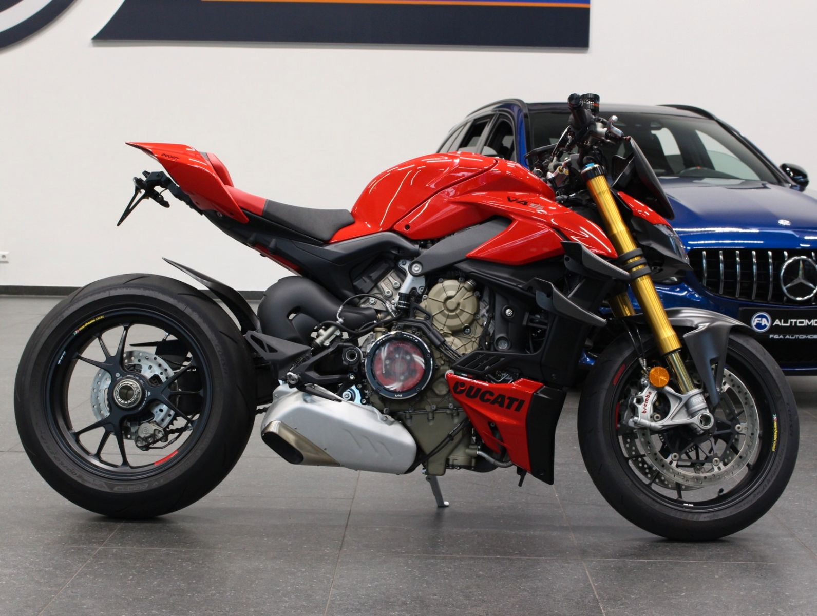 Fahrzeugabbildung Ducati Streetfighter V4 S* Carbon Umbau*1.Hand*TOP