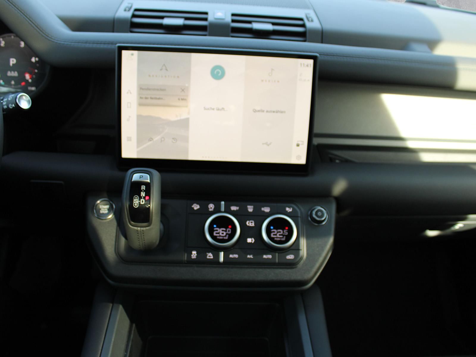 Fahrzeugabbildung Land Rover Defender 90 D250 X-Dynamic SE