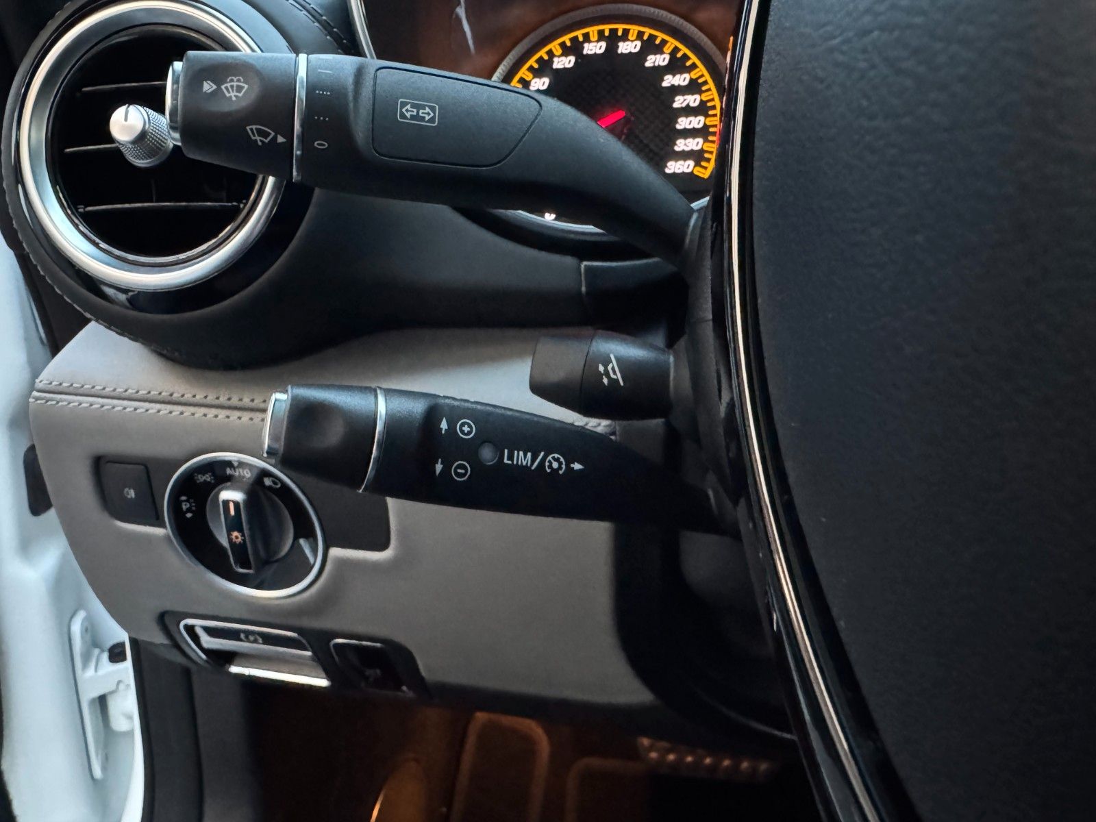 Fahrzeugabbildung Mercedes-Benz AMG GT C Edition50 Keramik+Pano+Burm+AGA