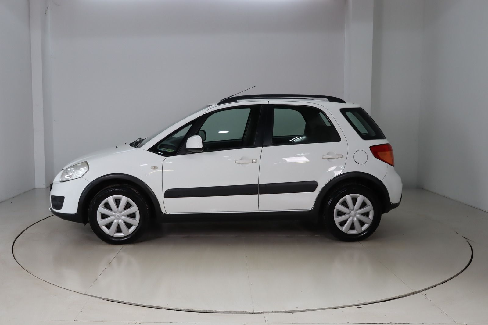 Fahrzeugabbildung Suzuki SX4 1.6 VVT * 1. Hand *HU/AU bis 11.2027 * Klima