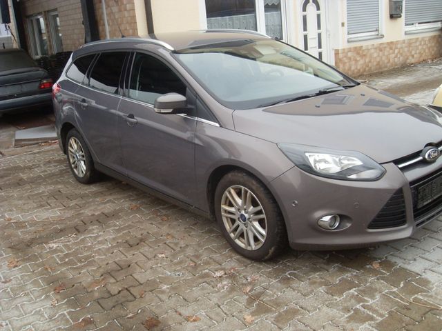 Ford Focus Turnier Titanium FESTPREIS!!!