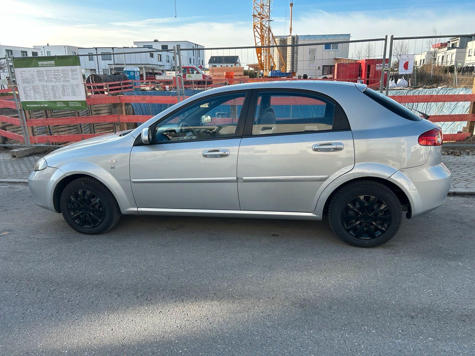 Chevrolet Lacetti 2006 — салон