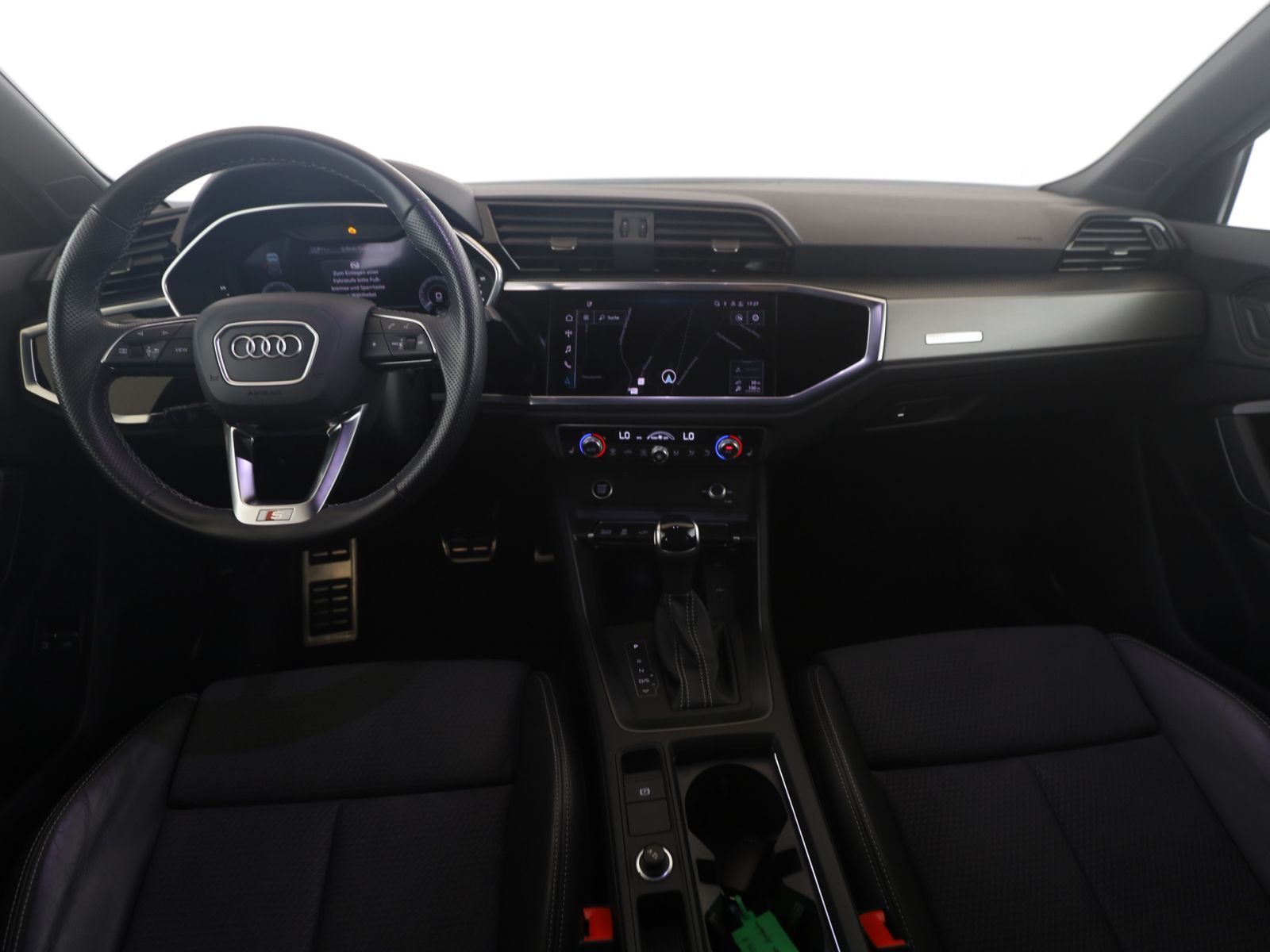 Audi Q3 45 TFSIe S line HYBRID+AHK+Matrix+PDC+SitzH+M foto 12