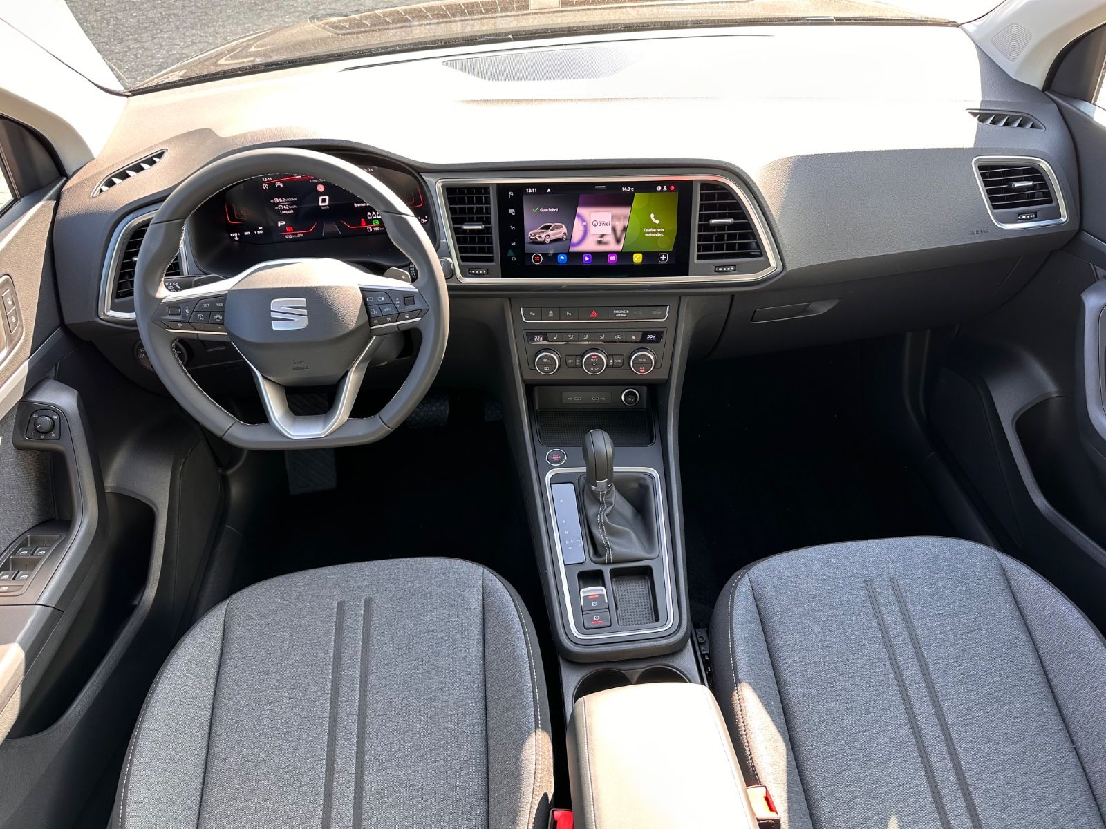 Fahrzeugabbildung SEAT Ateca 1.5 TSI Style DSG AHK/Navi/ACC/LED/SHZ/APP