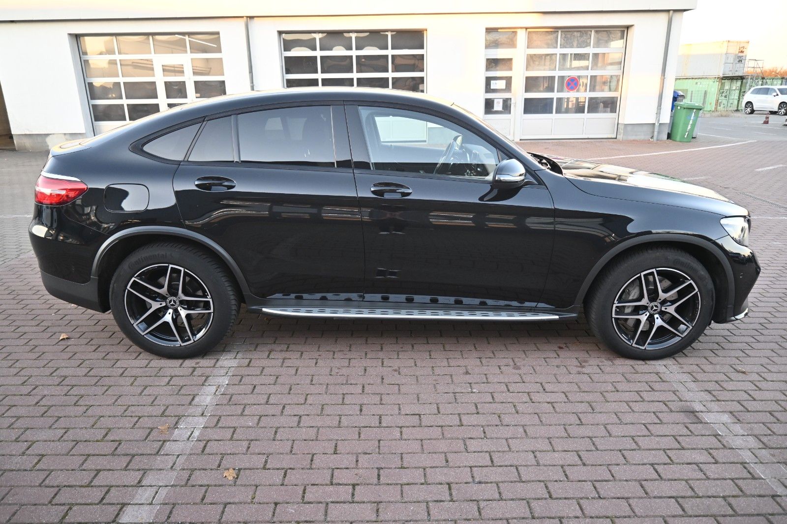 Fahrzeugabbildung Mercedes-Benz GLC 300 GLC Coupe 4Matic*AMG Line*LED*