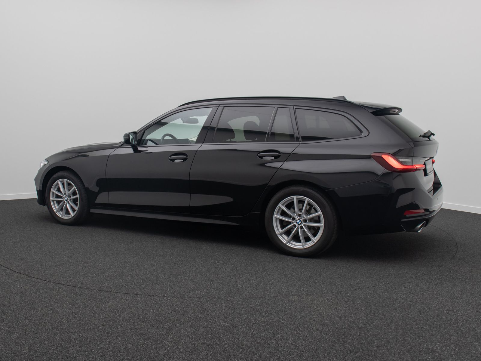 Fahrzeugabbildung BMW 320d CockpitPro PDC GeschwindigReg DAB Sitzhzng