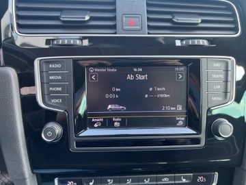 Fahrzeugabbildung Volkswagen Golf VII Lim. Cup BMT DSG  Navi SHZ Ergo uvm.