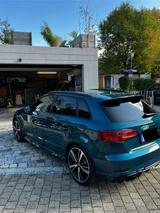 Audi RS3 2.5 TFSI S tronic quattro Sportback - - Audi RS3 mit Benzin-Antrieb: Kombi, 2.5