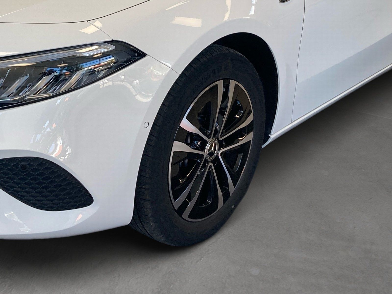 Fahrzeugabbildung Mercedes-Benz A 250 e Progressive*AHK*11kW*LED*Kamera*CarPlay*