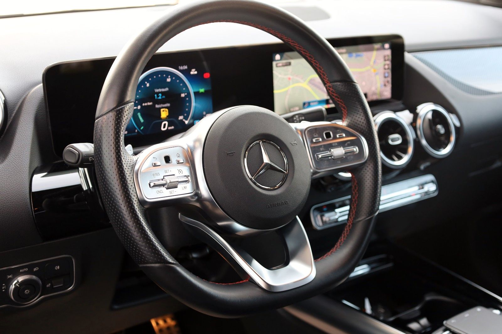 Fahrzeugabbildung Mercedes-Benz GLA 200 d AMG line, T.Leder,Navi,LED,SH,Kamera