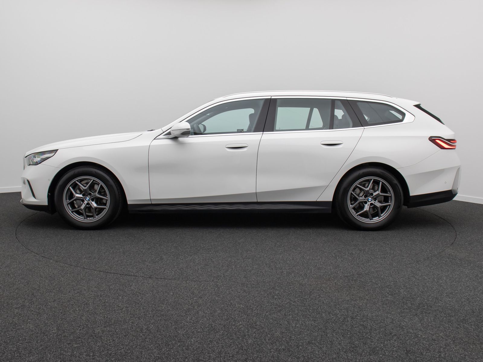 Fahrzeugabbildung BMW 520d Alarm DAB Kamera Leder Sport DigiKey 18Zoll