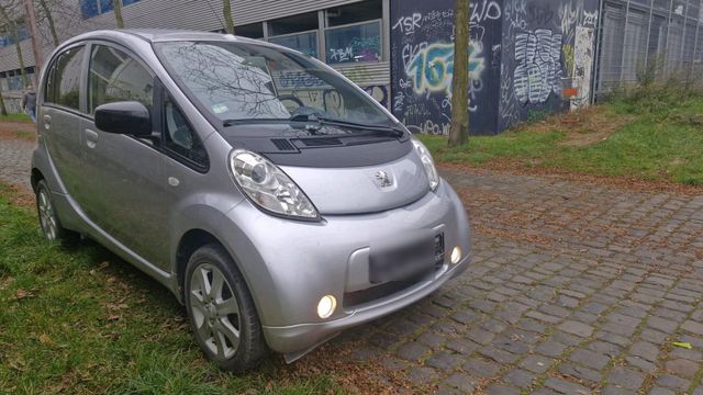 Peugeot iOn Elektro inkl Batterie