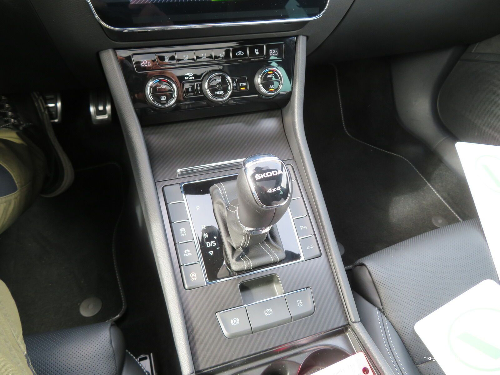 Skoda Superb Combi 2.0 TDI Sportline 4x4 Nav Pan Sthzg foto 16