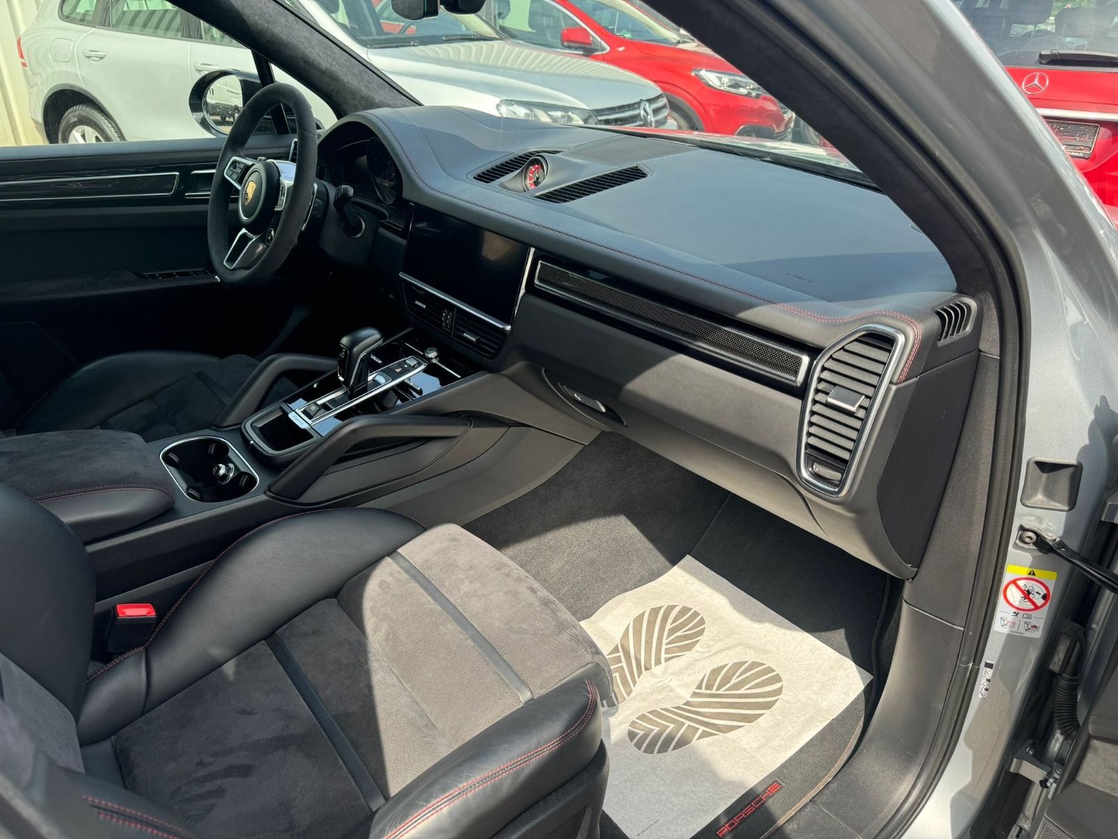 Fahrzeugabbildung Porsche Cayenne GTS Panorama+Sportabgas+HeadUp