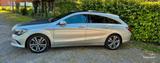 Mercedes-Benz CLA 200 Shooting Brake - - silberne Mercedes-Benz CLA 200 Shooting Brake
