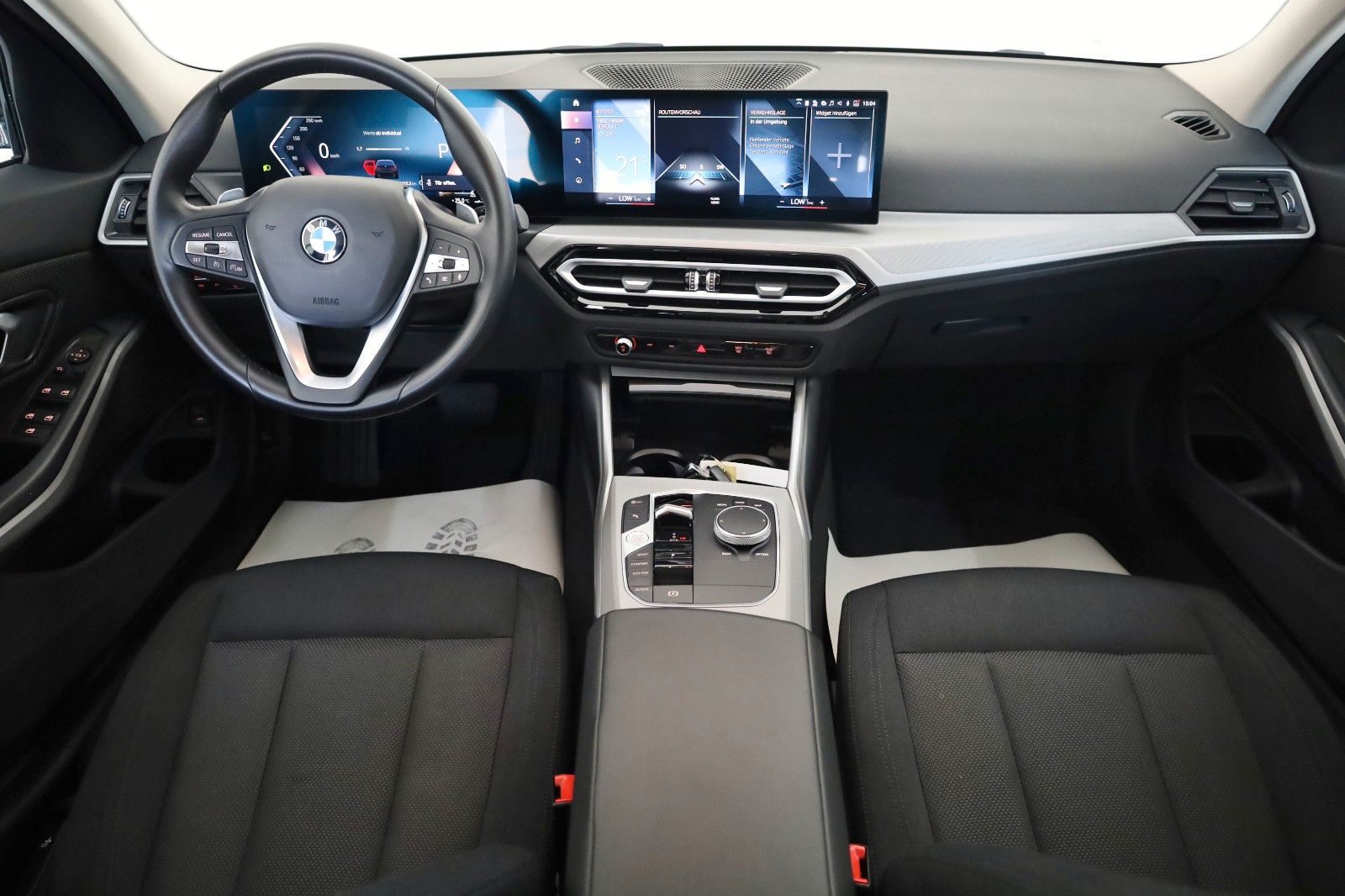 Fahrzeugabbildung BMW 320dA xDrive Touring Navi,LED,SH,PDC,Widescreen