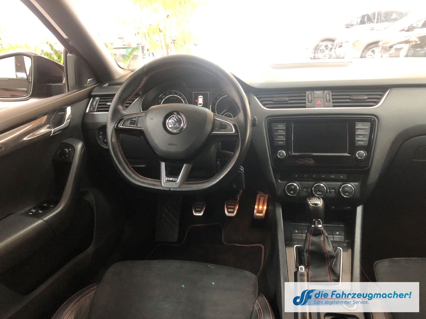 Fahrzeugabbildung SKODA Octavia Combi RS 2.0 TDI DPF Sportpaket Navi Bi-