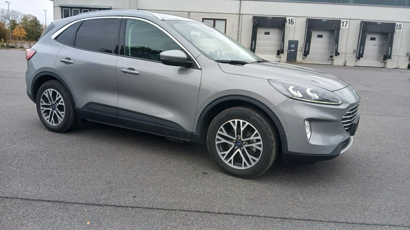 Ford Kuga Plug-In Hybrid Titanium X imagem 3