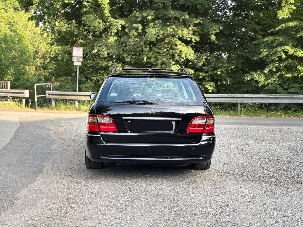 Mercedes-Benz E 200