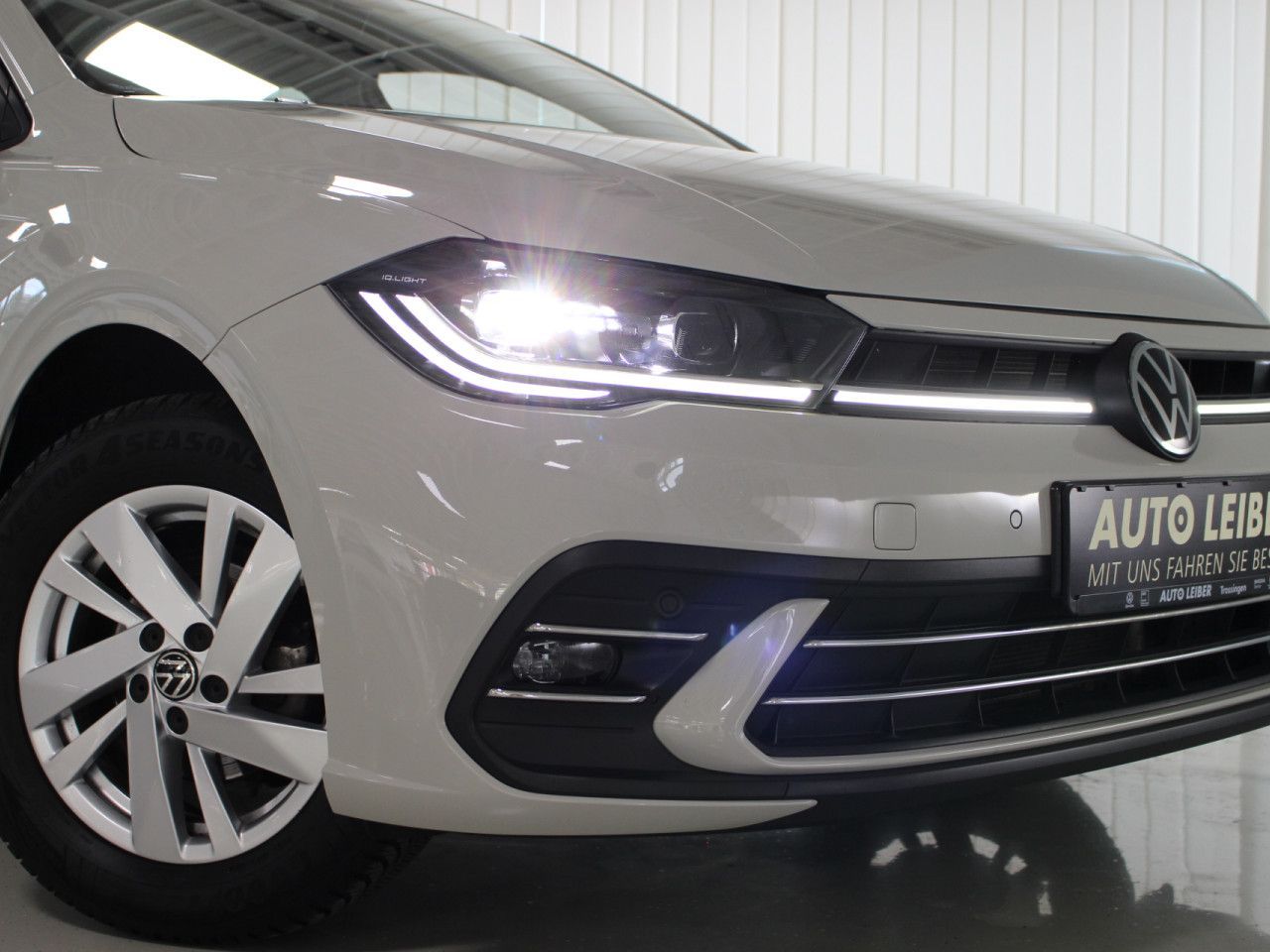 Fahrzeugabbildung Volkswagen Polo 1.0 TSI Style Matrix/ACC/Navi/PDC