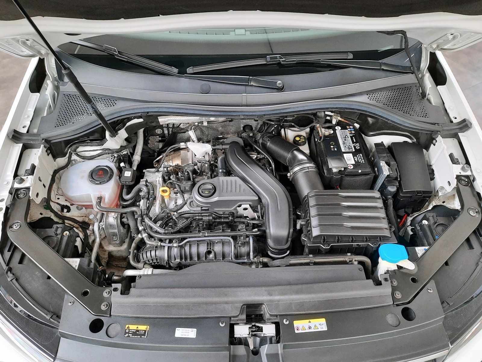 Fahrzeugabbildung Volkswagen Tiguan Active TSI *Navi*ACC*LED*PDC*Sitzhzg*Cam*