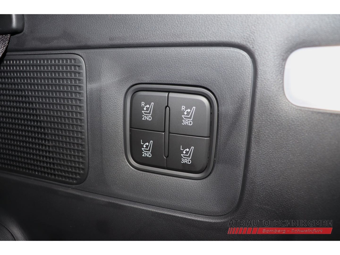 Fahrzeugabbildung Hyundai IONIQ 9 6-Sitzer MY26 UNIQ 110 kWh 307 PS PANO-D