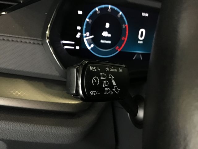 Fahrzeugabbildung Skoda Octavia Ambition 1.5 TSI Combi Navi/Tempo/SHZ