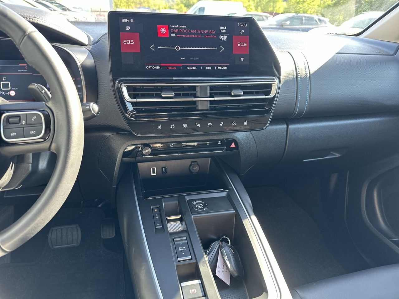 Fahrzeugabbildung Citroën C5 Aircross BlueHDi 130 S&S EAT8 Max - mit KI generiert/bearbeitet