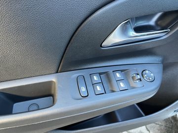 Opel Corsa 1.2 YES LED SHZ ALLWETTERREIFEN CARPLAY