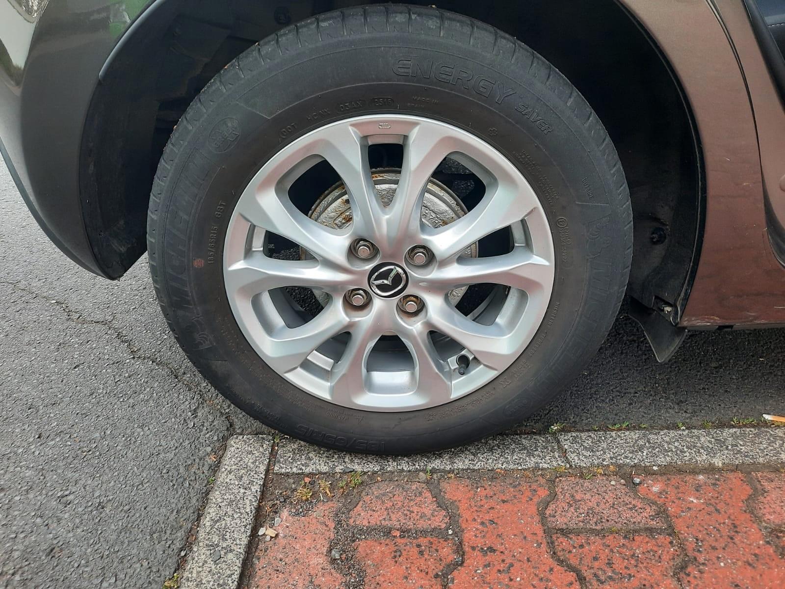 Mazda 2 Unfallfrei und TÜV neu