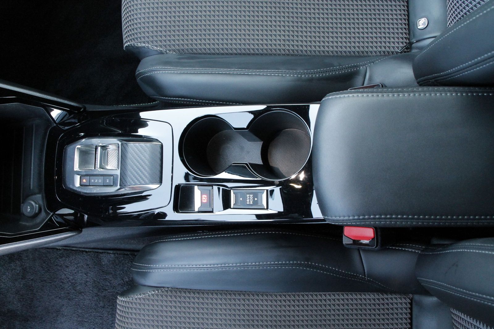 Fahrzeugabbildung Peugeot 2008 (P1) GT PureTech