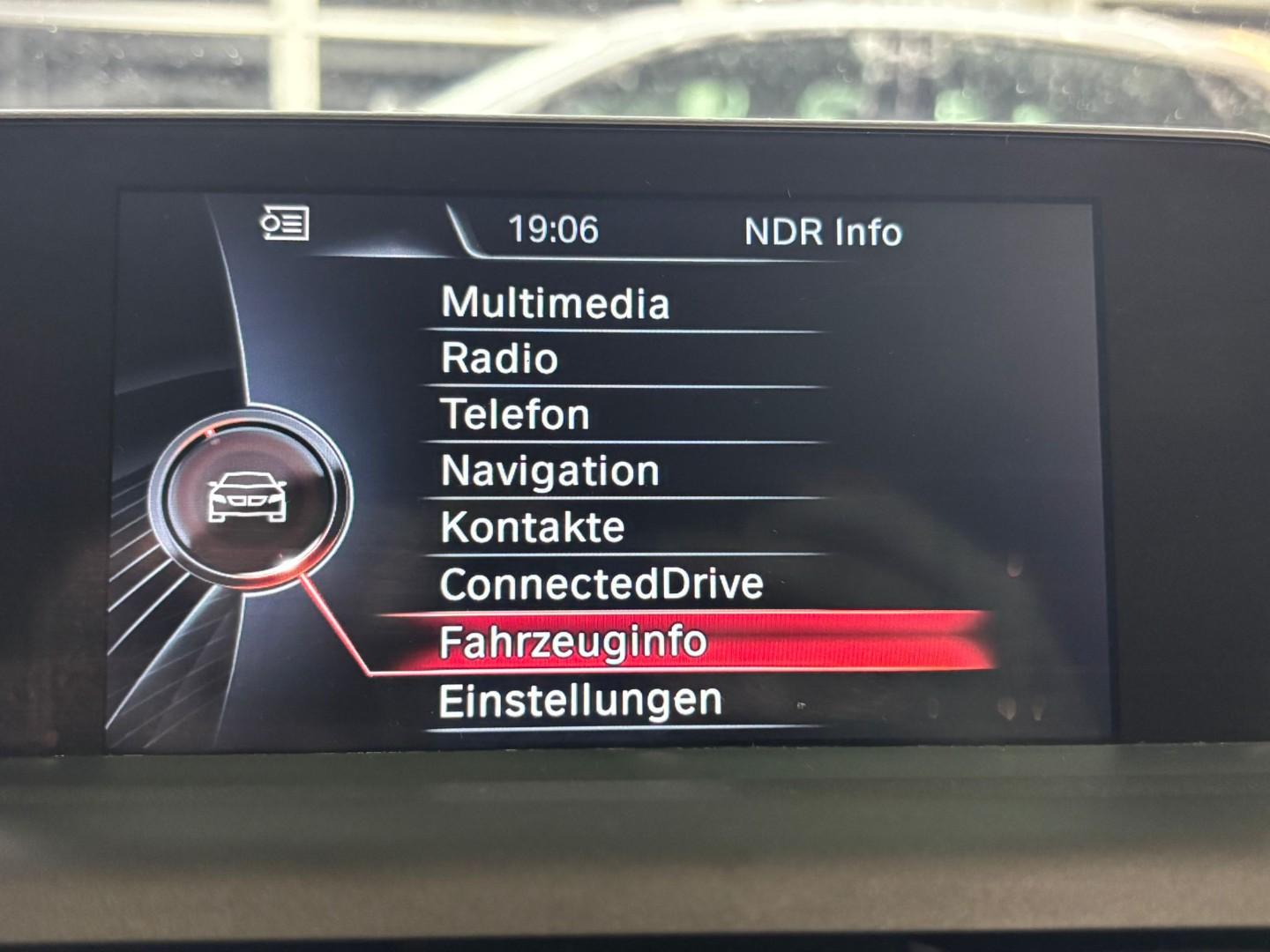BMW 114 2014 — photo 10