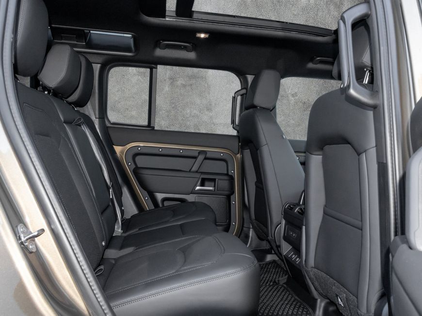 Land Rover Defender 110 D250 X-Dynamic SE foto 5
