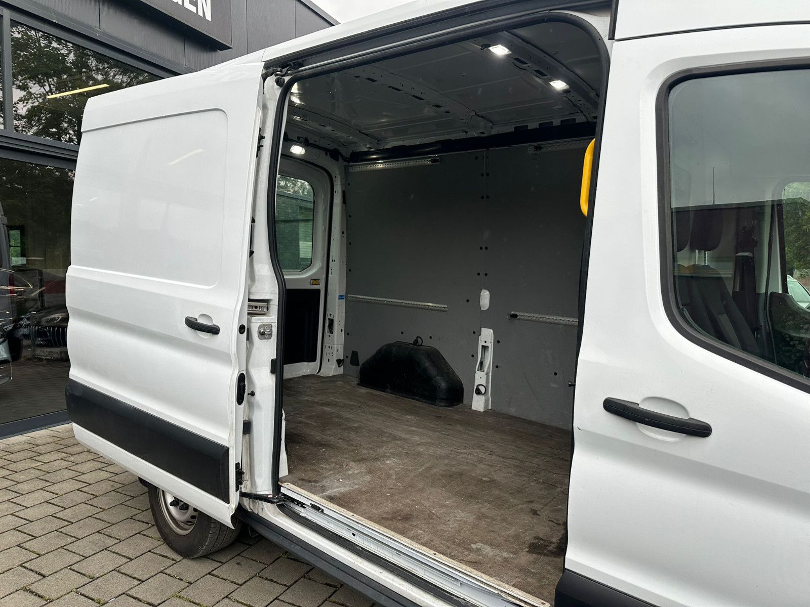 Fahrzeugabbildung Ford Transit 290 L2H2 Trend*SDH*DAB*LED*
